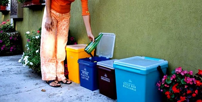 Raccolta porta a porta in centro storico, uno sportello informativo