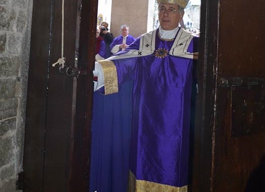 Aperta la Porta Santa della Misericordia nella Basilica Cattedrale di Spoleto