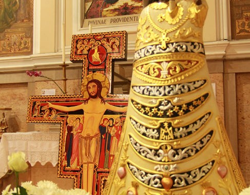 Arrivano a Spoleto il Crocifisso di S. Damiano e la Madonna di Loreto