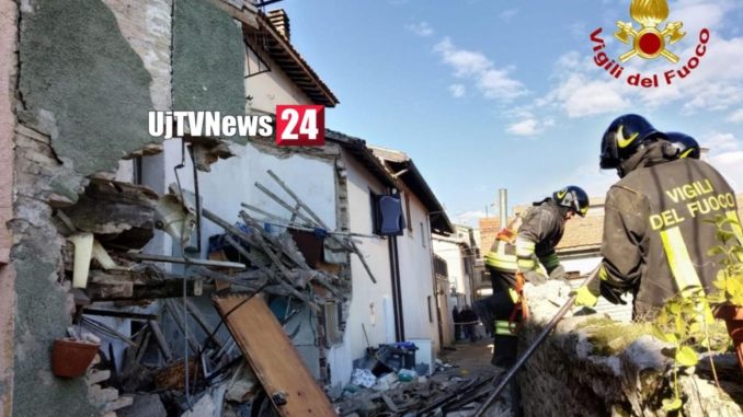 Esplode abitazione a Beroide, località di Spoleto, ferita una persona