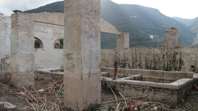 Le vecchie fonti di via delle Felici ripulite dai ragazzi del liceo scientifico