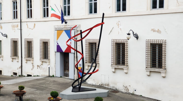 Le due stelle del Touring Club italiano premiano Palazzo Collicola, tra i luoghi e le esperienze da non perdere a Spoleto