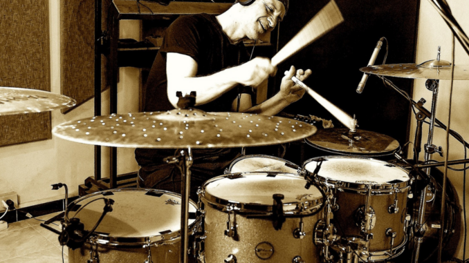 Il batterista John B. Arnold chiude Collicola Jazz con “Tekna” Il batterista John B. Arnold chiude Collicola Jazz con “Tekna”