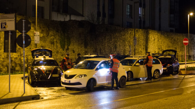 Provoca incidente e scappa, a Spoleto tanti controlli e denunce, anche caso di ludopatia