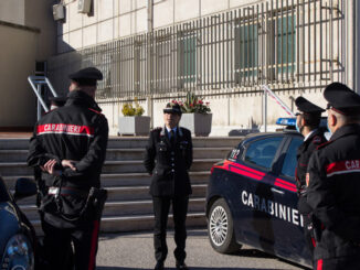 Due persone denunciate per vendita illegale di materiale pirotecnico a minori