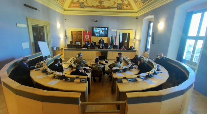 Consegnati attestati all'Esercito per servizio al Centro Tamponi di Santo Chiodo. Dal 13 gennaio sottoposte a tampone antigenico circa 2700 persone.