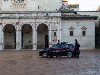Viola regola covid e usa documenti altrui per green pass, denunciato