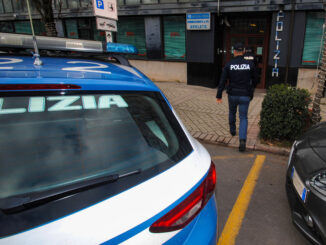 Maltratta la compagna, la polizia esegue misura cautelare del divieto di avvicinamento