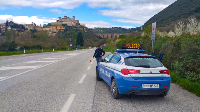Fermato a Spoleto precedenti e patente revocata: arrestato
