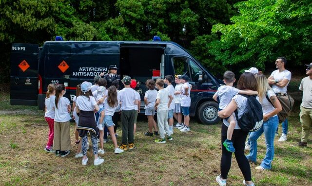 Bambini e famiglie al progetto "cultura della legalità" con i Carabinieri