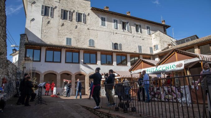 Dolci d'Italia: Attorta da record e una Dolce Esperienza a Spoleto
