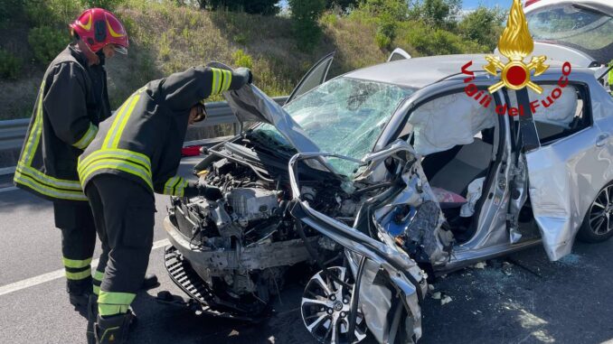 Incidente Stradale a Spoleto tra 2 auto, persona ferita gravemente