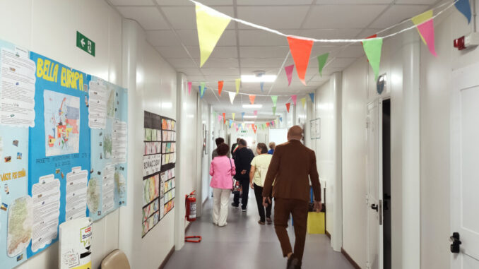 Scuola Dante Alighieri. Inaugurati i moduli scolastici a Santo Chiodo 