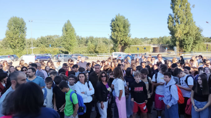 Scuola Dante Alighieri. Inaugurati i moduli scolastici a Santo Chiodo 