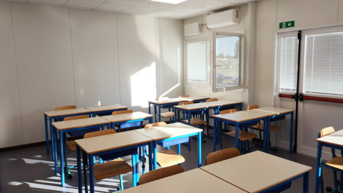 Scuola Dante Alighieri. Inaugurati i moduli scolastici a Santo Chiodo 