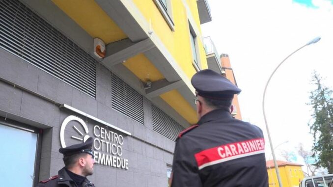Furto con spaccata in un centro ottico a Spoleto