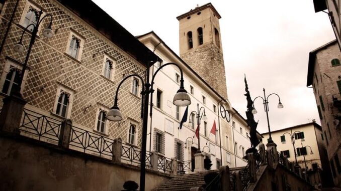 Spoleto, acqua potabile solo per usi domestici essenziali