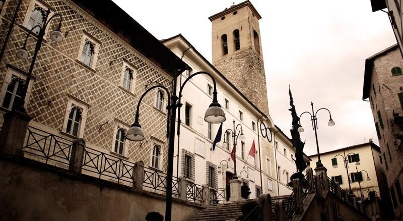 Spoleto, acqua potabile solo per usi domestici essenziali