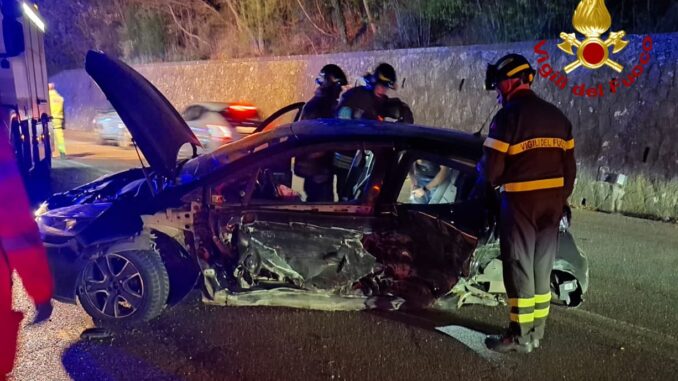 Scontro tra due auto sulla statale 109 “Somma”, due feriti