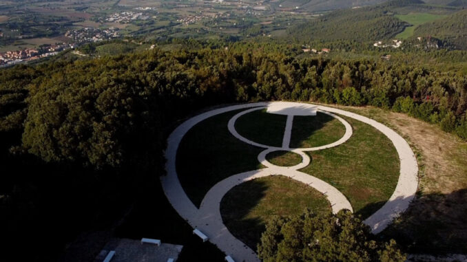 Monteluco, taglio del nastro per il teatro all’aperto