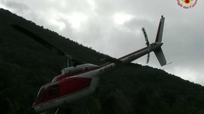 Vigili fuoco con elicottero trovano anziano che si era perso