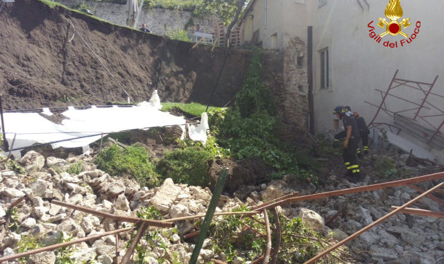 Crollo muro Palazzo Bufalini, entro due giorni vanno completati gli interventi